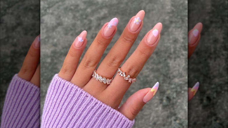 Pastel strawberry nails