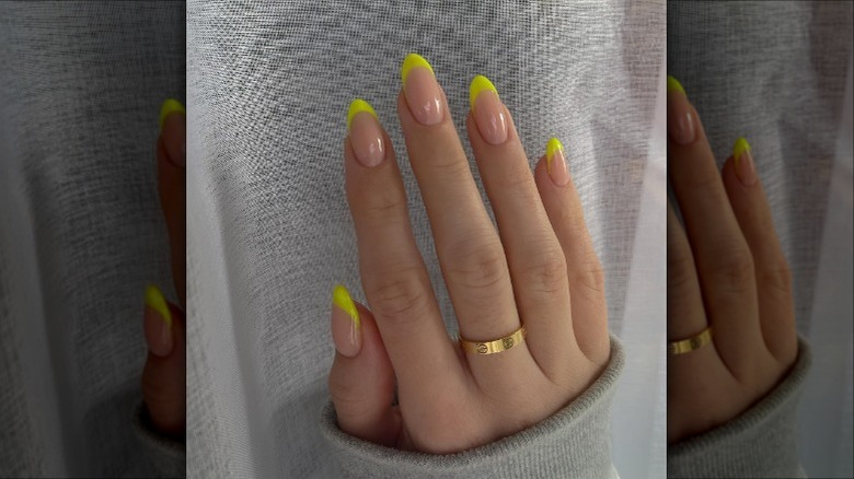 neon yellow tips