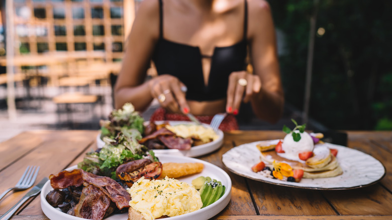 woman eating breakfast