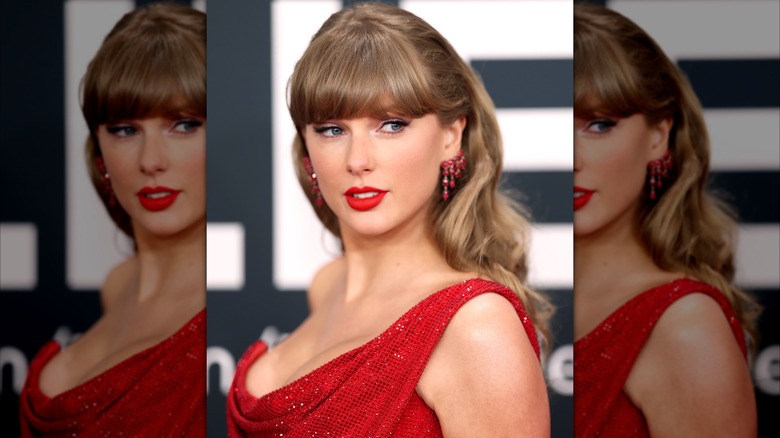 Taylor Swift at the 2025 Grammy Awards red carpet.