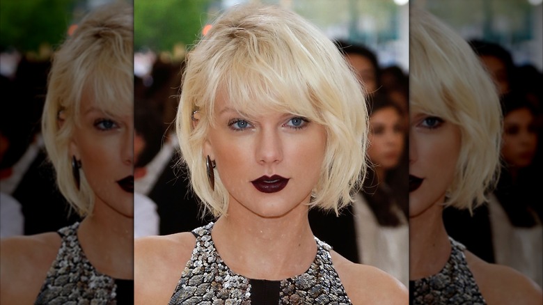 Taylor Swift at the 2016 Met Gala red carpet.