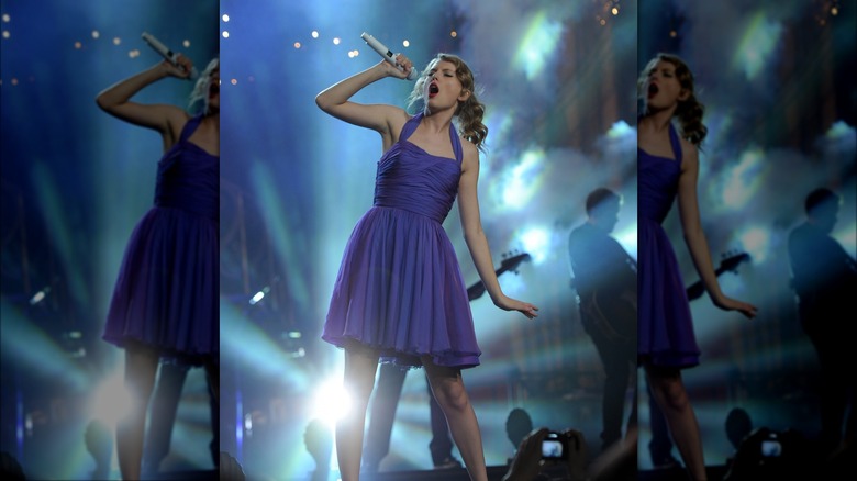 Taylor Swift performing at Speak Now concert