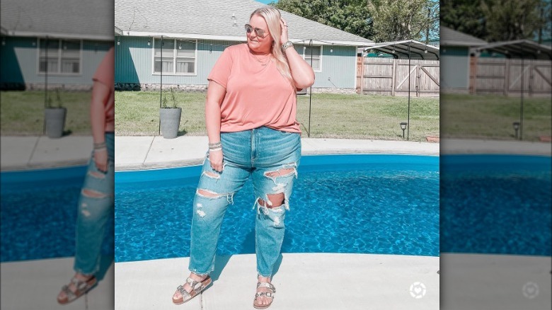 mom jeans and birkenstocks