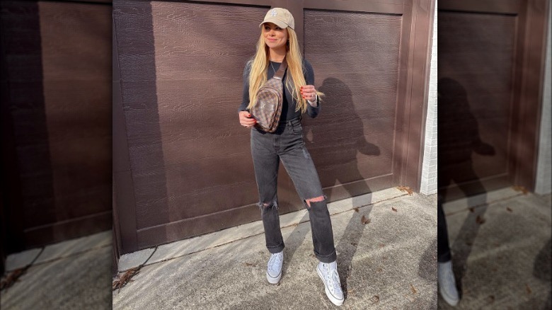 mom jeans converse shoes