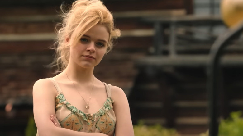 Kylie Rogers as young Beth Dutton in 