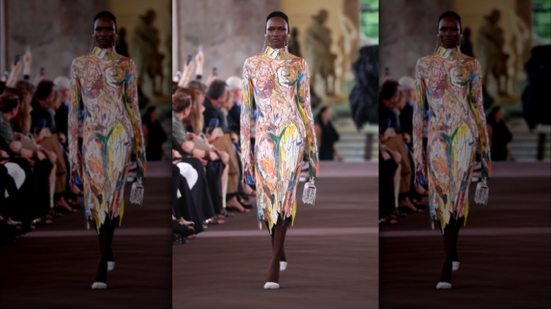 model walking for Schiaparelli show