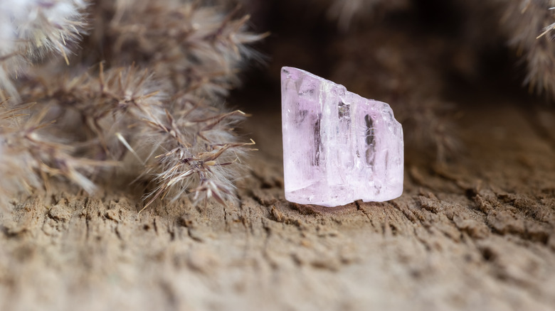 pink kunzite