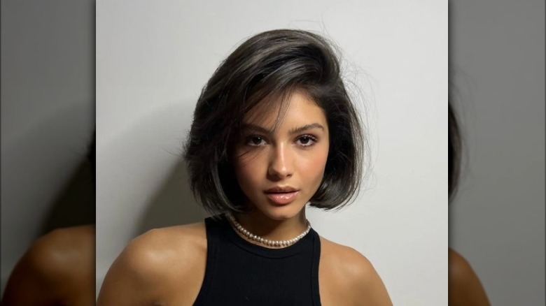 bob and side part hairstyle