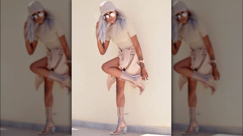 Aviators and all beige outfit