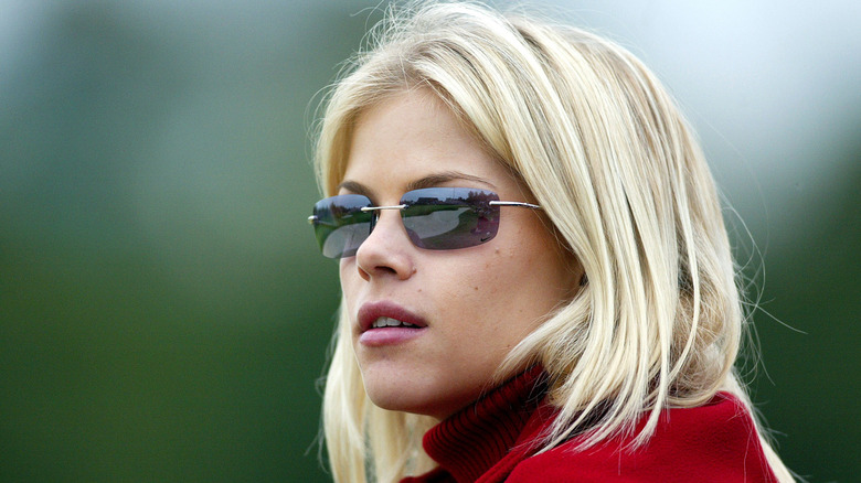 Elin Nordegren wearing sunglasses in 2002