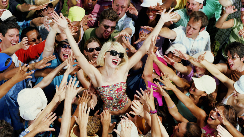 woman behind held up my crowd