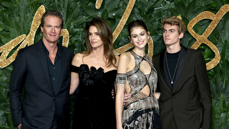 Cindy ﻿Crawford poses for a picture with her husband ﻿Rande Gerber and their kids ﻿Kaia Gerber and Presley Gerber at ﻿The Fashion Awards at Royal Albert Hall