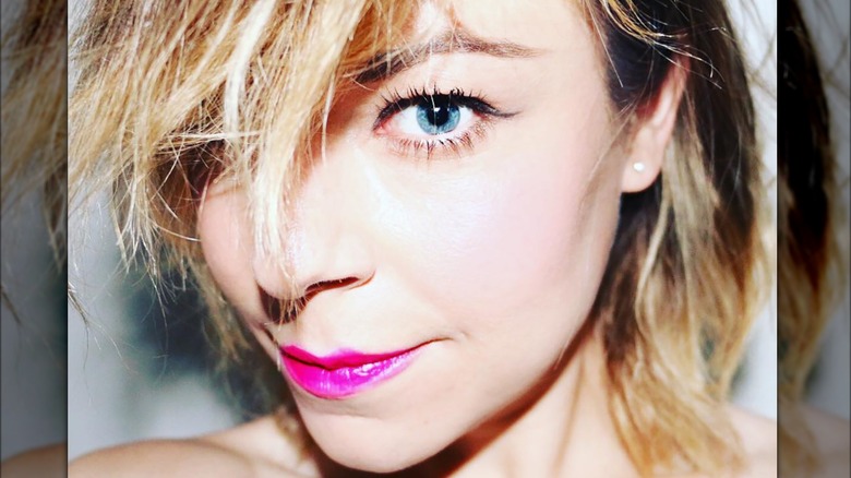 Tina Majorino wearing bright-pink lipstick