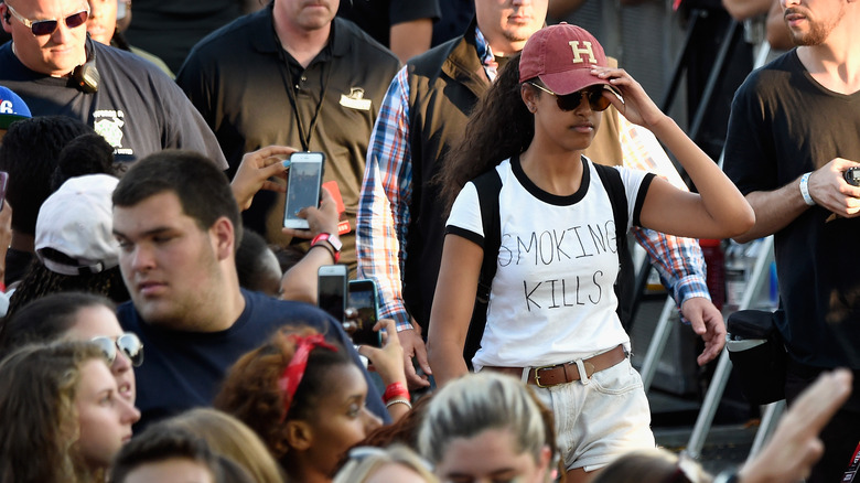 malia obama wearing smoking kills tshirt