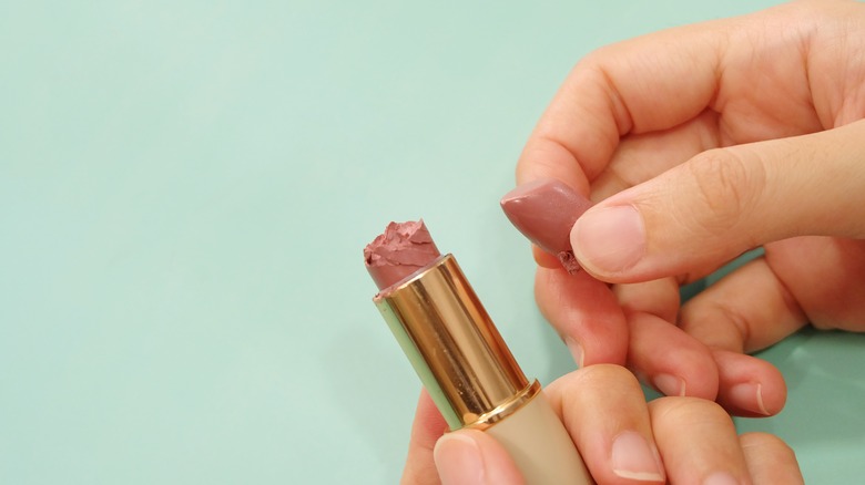 Expired lipsticks can break