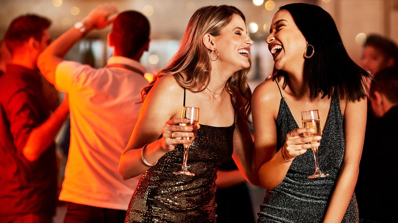 friends drinking at club 