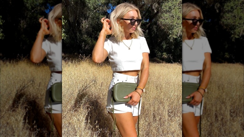 Skinny lob on blond hair