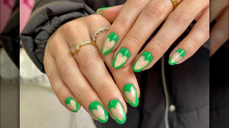 Kelly green border manicure