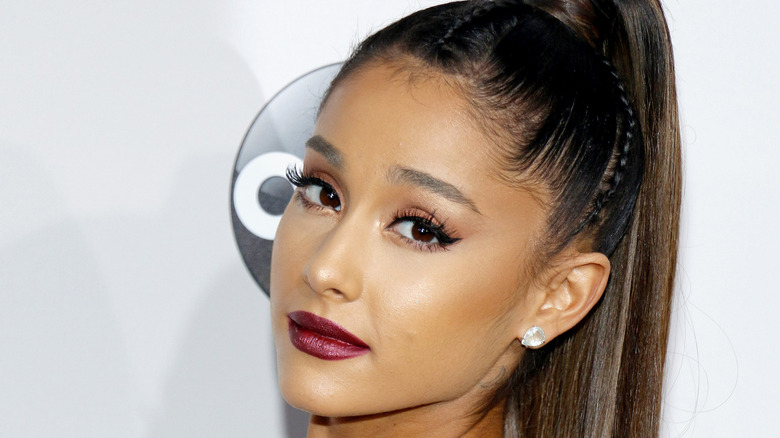 ariana grande with dark makeup