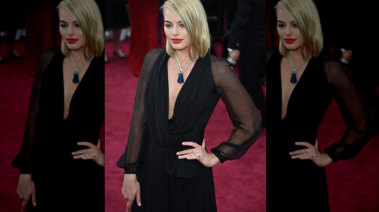Margot Robbie's Zipper necklace