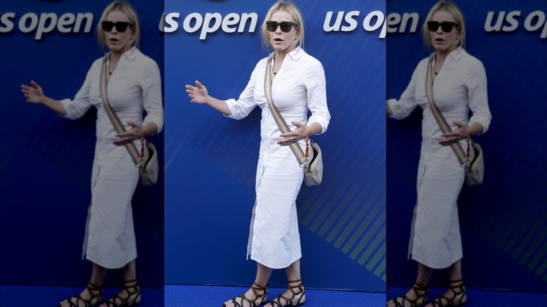 Chelsea Handler posing for a photo at the US Open is a poorly chosen outfit