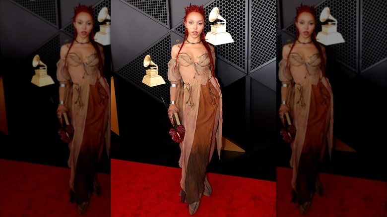 FKA Twigs poses on the 2026 Grammy red carpet