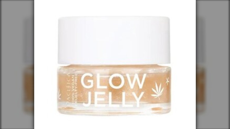 Pacifica Jelly / person holding product