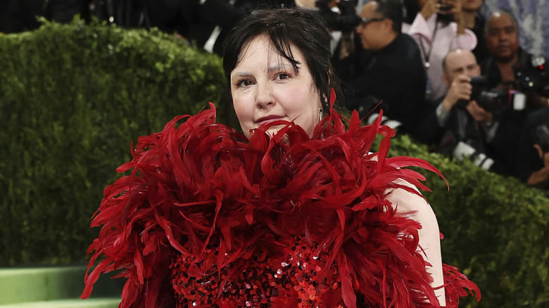 Lena Dunham arrives at the Met Gala