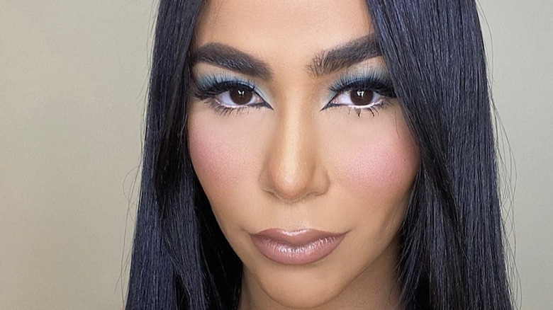 siren eye makeup look