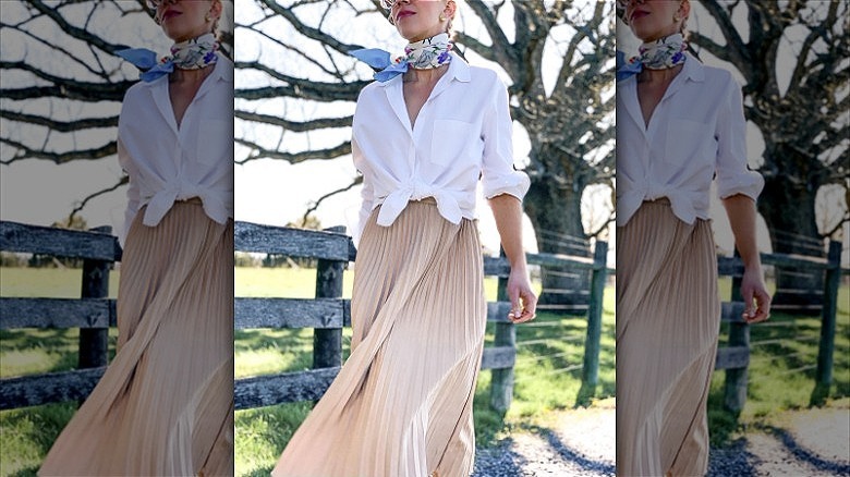 woman wearing cropped button-down