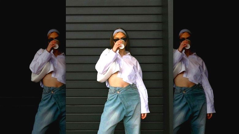 woman wearing white cropped blouse