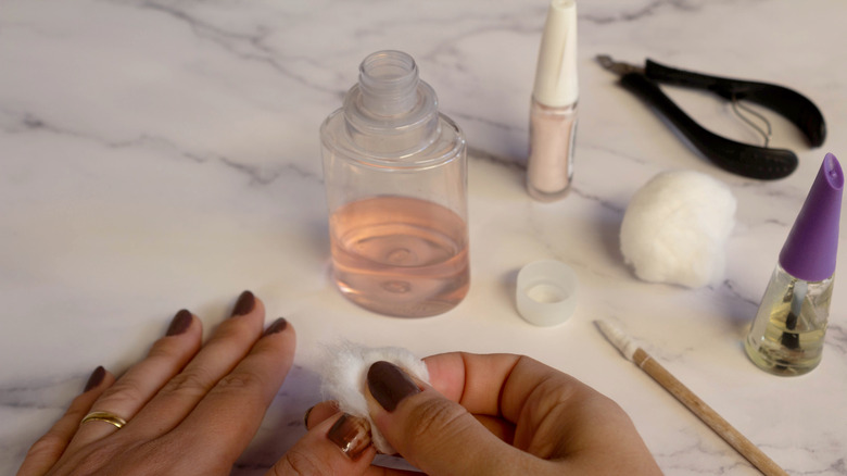 acetone used to remove polish