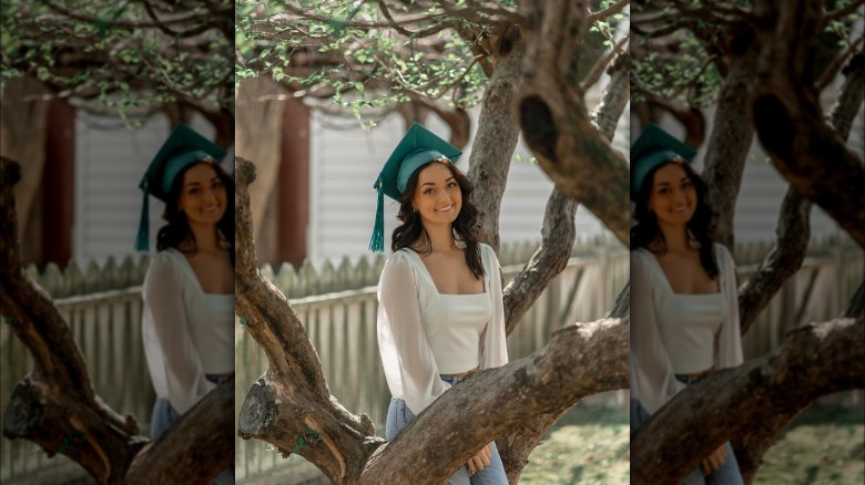 woman wearing jeans and blouse