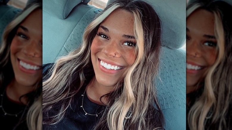 Girl with highlight money-pieces.