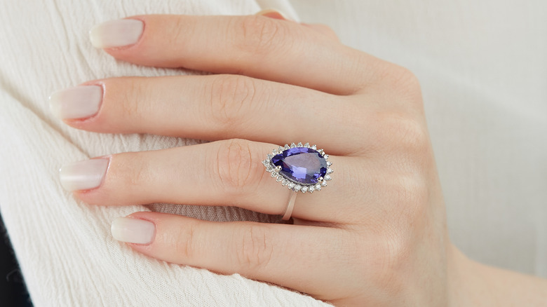 sapphire and diamond engagement ring