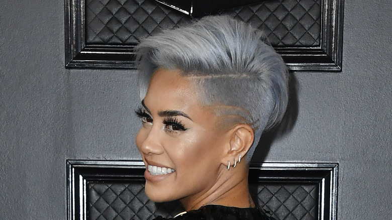 Blue/gray undercut hairstyle