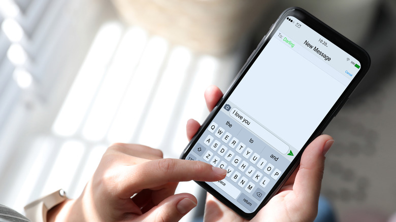 Text message reading I love you