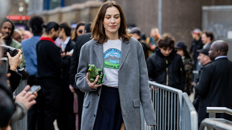 white t-shirt, graphic vintage tee