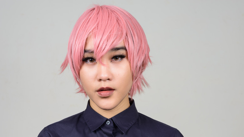 Model with pink hair