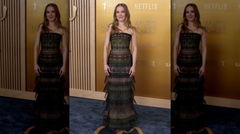 Kristen Bell in a green-and-black dress at the 2025 SAG Awards