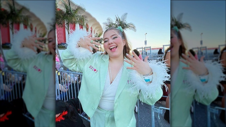 Karla Fernanda in a blazer