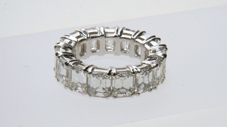 Melania Trump's wedding band featuring 15 emerald-cut diamonds