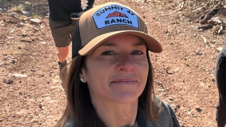 Danica Patrick wearing no makeup while outdoors